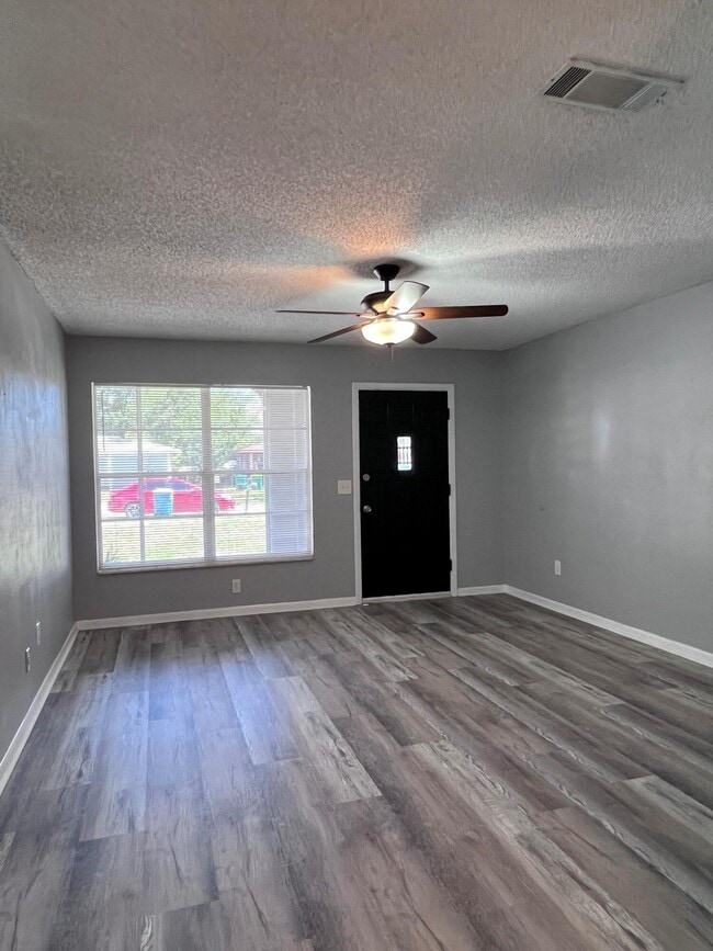 Photo - 2467 Mercury Dr