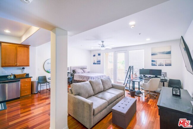 Building Photo - 360 W Ave 26 Rental