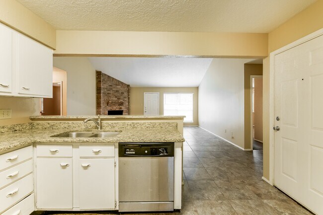 Photo - 9415 Charterlawn Cir