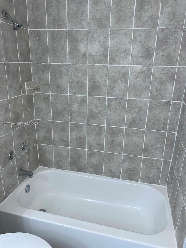 Photo - 2181 Catherine Dr Unit 2