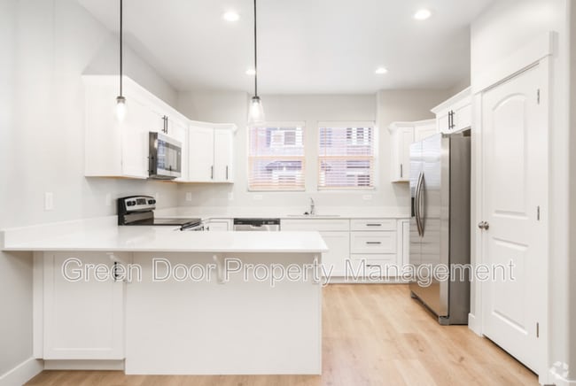 Building Photo - 1346 N 3790 W Rental
