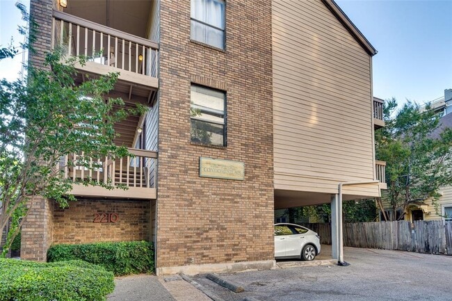Photo - 2210 Pearl St Unit 203
