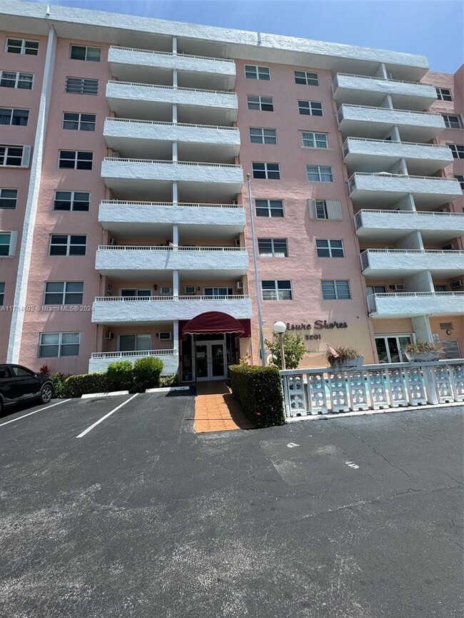 Photo - 3201 NE 14th Street Causeway Condominio Unidad 203