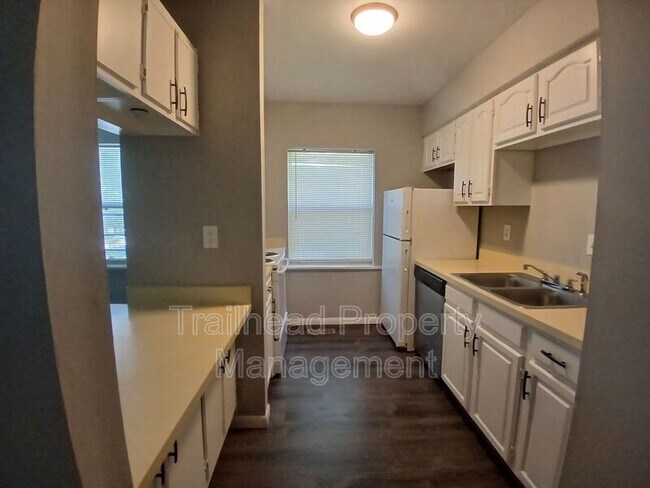 Photo - 2725 Campbell St