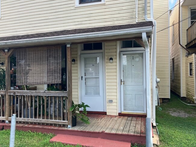10 S Robinson St