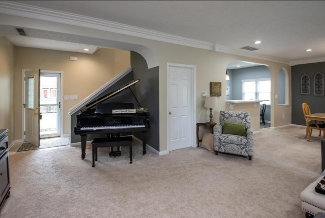 Photo - 212 Walter St