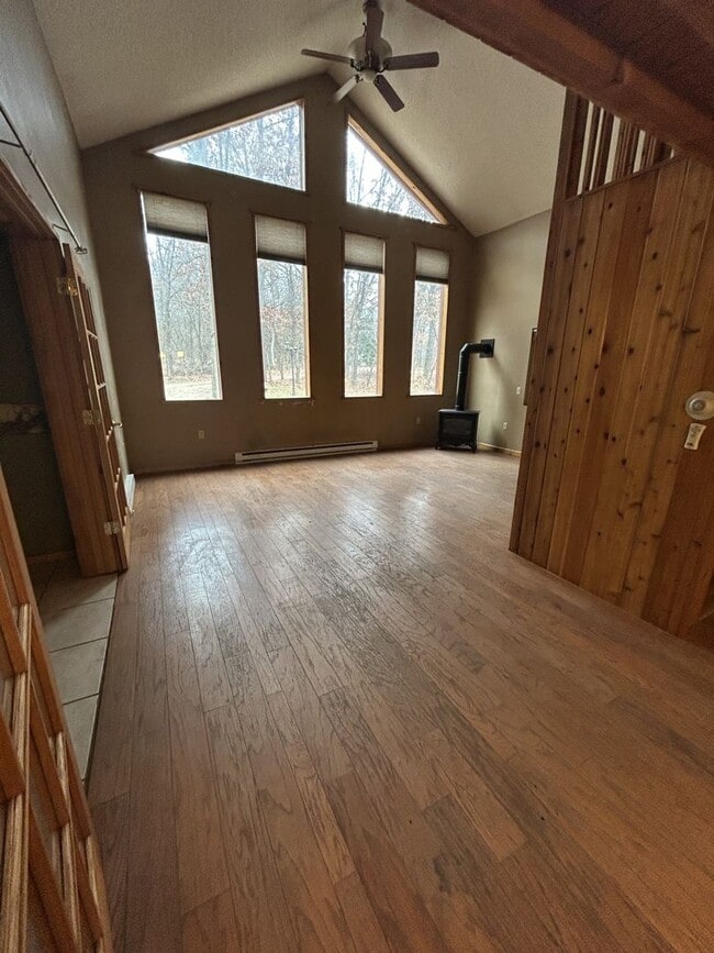 Photo - 2+ bedrooms, 2 bathrooms. 2,000 sq ft home...