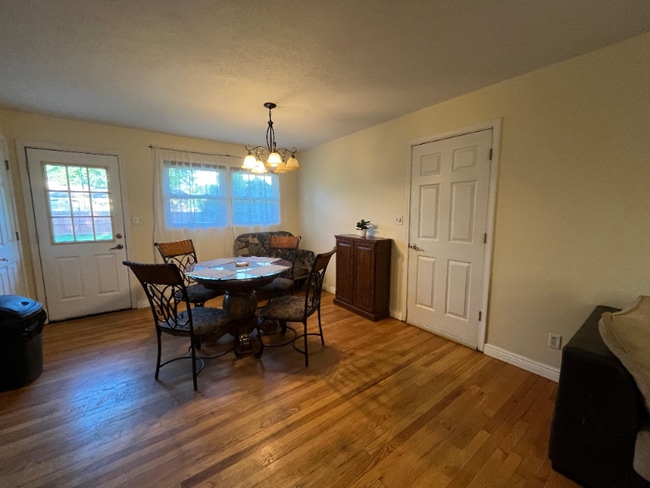 Photo - 2216 Delaware Dr