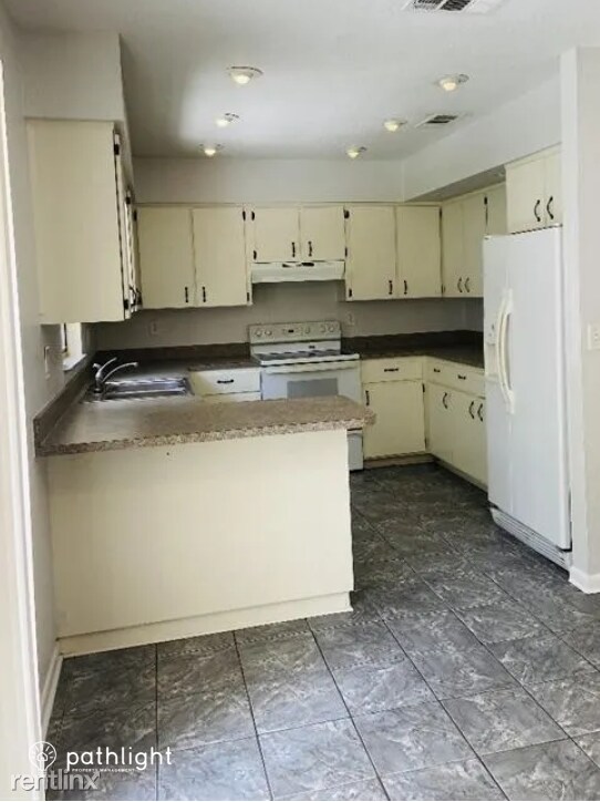 Photo - 3 br, 2 bath House - 3701 Sapphire Lane UNIT