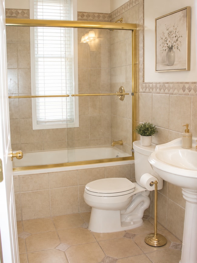 Bathroom - 2024 N Charles St Unit 3B