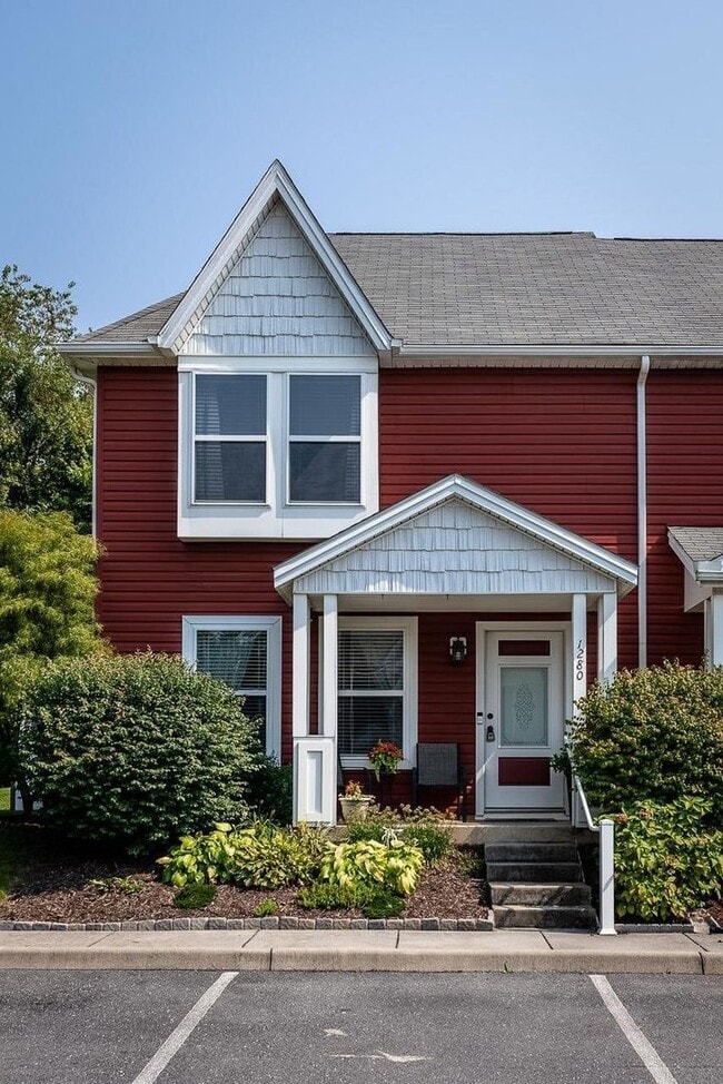 Photo - Updated 3 Bedroom 2.5Bath Townhouse in Harrisonburg