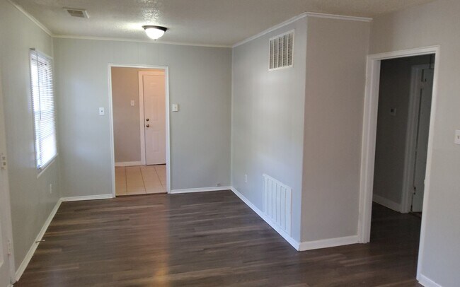 Photo - 3701 Barron Ave