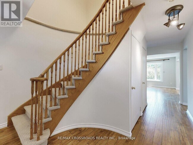 Photo - 35 Forest Grove Dr