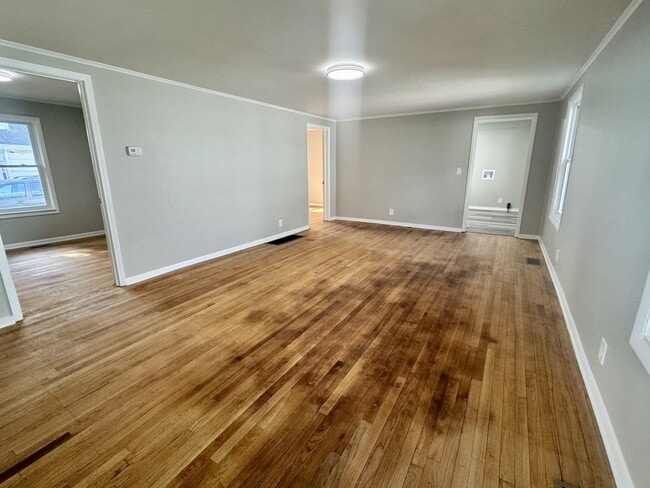 Building Photo - 913 N Morrison St