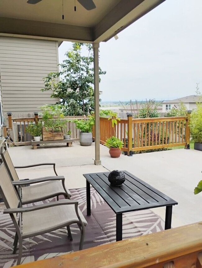 Building Photo - 3bed/2.5bath House For Lease! Available NO...