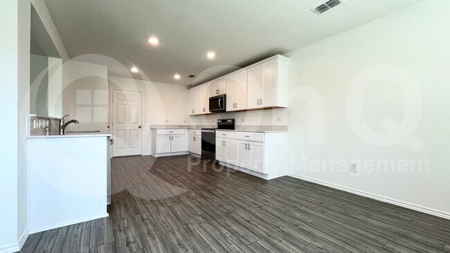 Photo - 812 Poppy Cv Ln