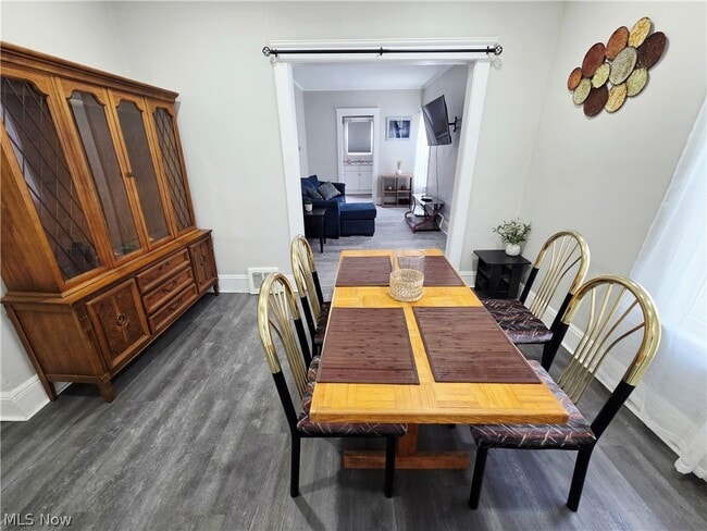 Photo - 10415 Bernard Ave