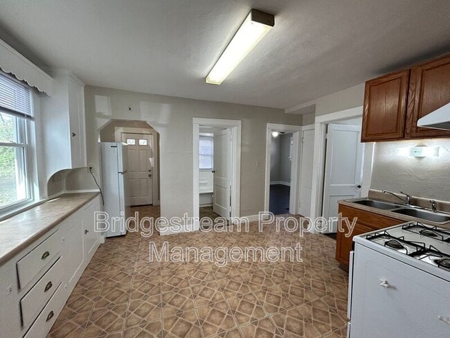 Photo - 37 W Melford Ave