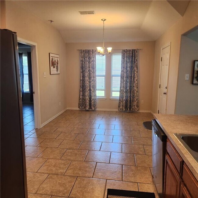 Photo - 2012 Cottonwood Dr