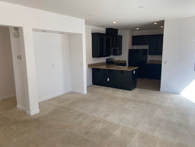 Photo - Beautiful 3Bed/3Bath/2Car corner lot home located in the guard gated Tuscany Community