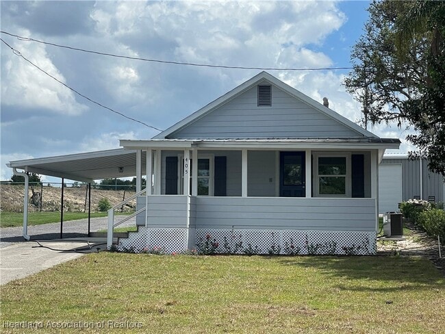 Photo - 405 W Lake Isis Ave