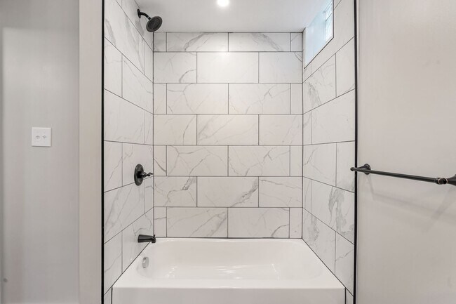 Photo - 1646 Potomac Avenue Unidad 1