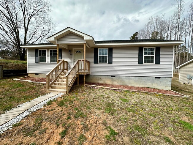 3 Bedroom 2 Bathroom Home in South Hill, VA - 3 Bedroom 2 Bathroom Home in South Hill, VA