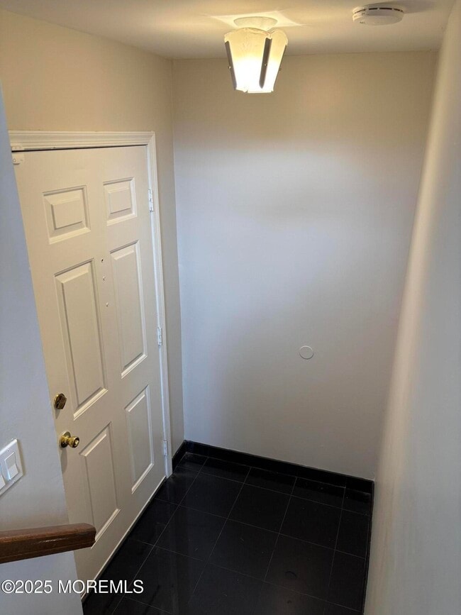 Photo - 481 Hawthorne Pl