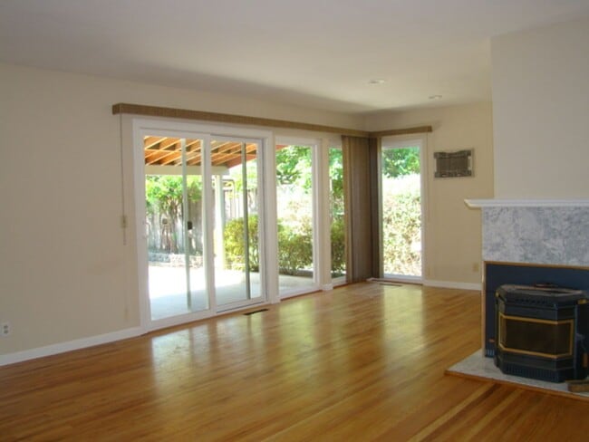 Photo - 14976 Ridgetop Dr