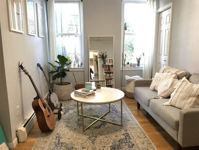 Building Photo - 466 Monmouth St Unit 2R