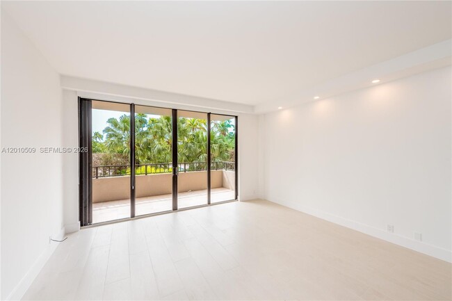Building Photo - 151 Crandon Blvd Unit 241