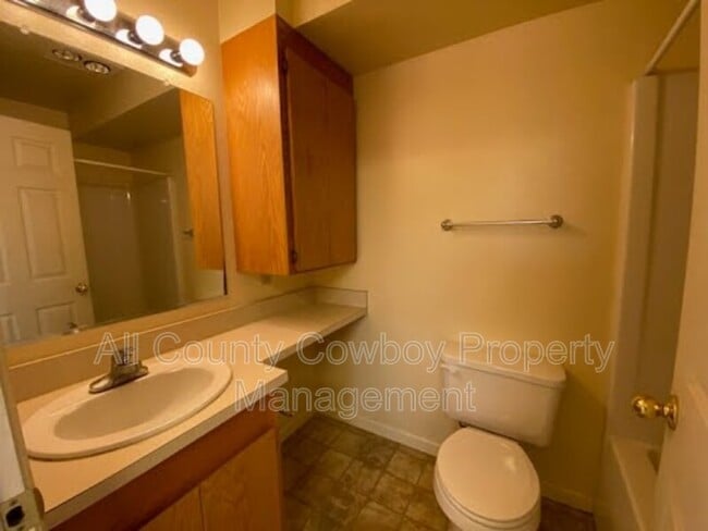 Photo - 509 E Curtis St Unit Apt. 102