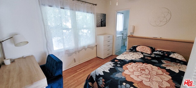 Photo - 7923 Norton Ave