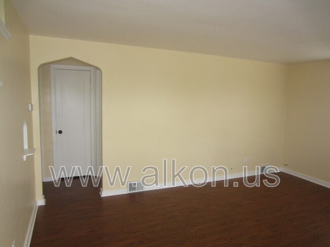 Photo - 2411 Webster Ave