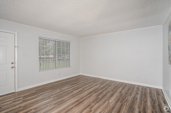 2BR, 1BA - 850SF - Living Room