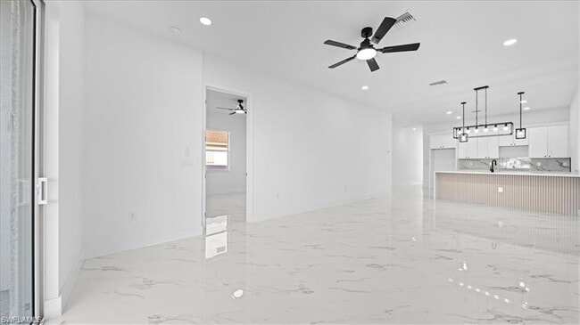 Photo - 1009 NE 15th Ln Unidad 1009 / 1011