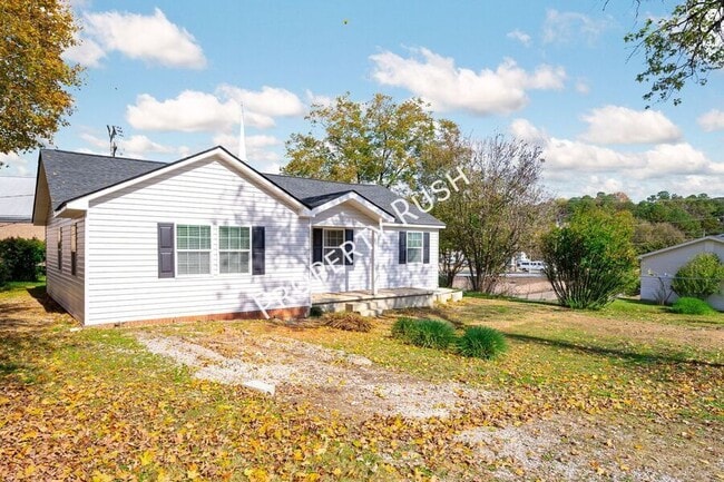 Photo - 105 White Oak St