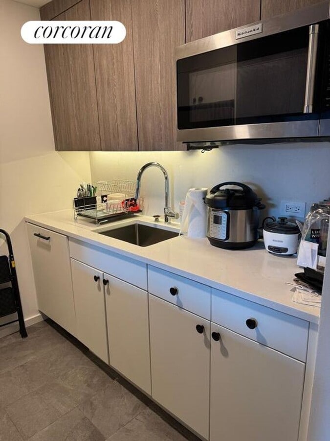 Photo - 520 W 43rd St