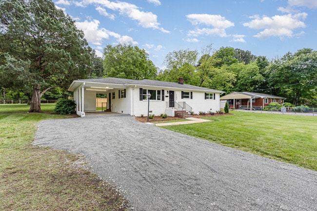 Photo - 2205 Carver St