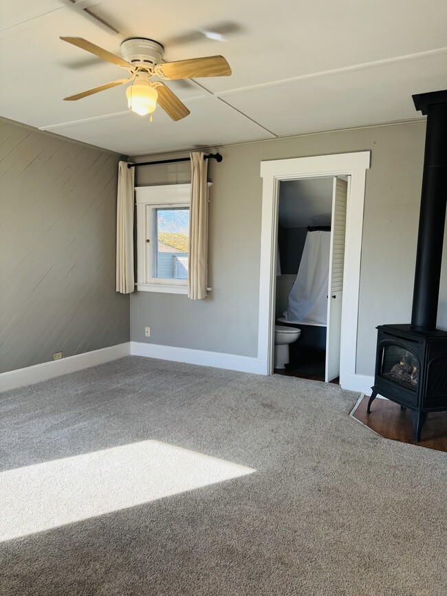 Photo - 1542 S Oakes St