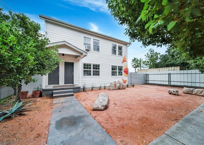 Photo - 115 Hunt St