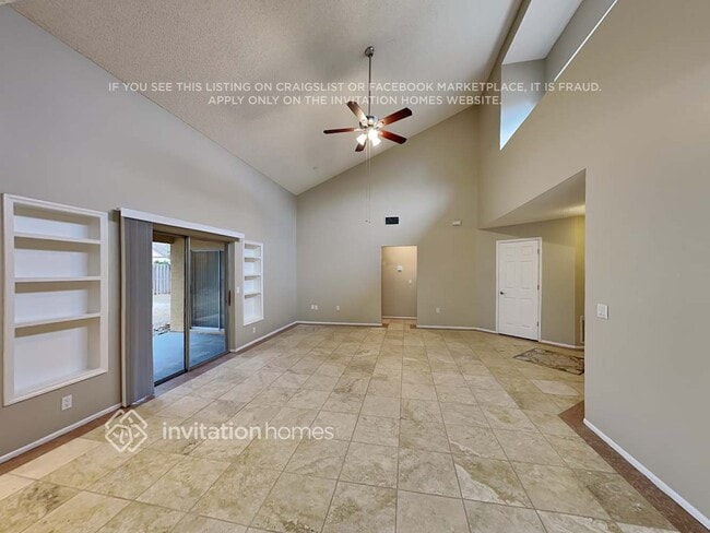 Photo - 702 50th St E