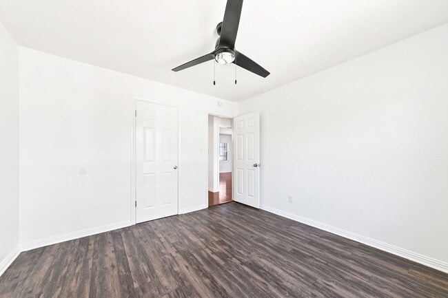 Photo - 20940 Conradi Ave