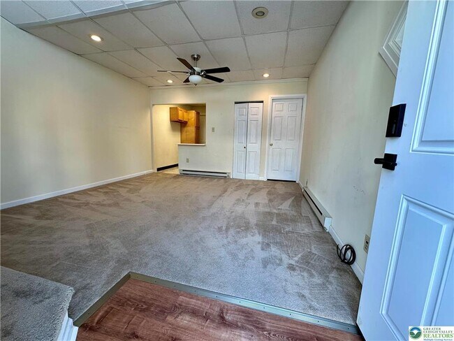 Photo - 647 Spring St