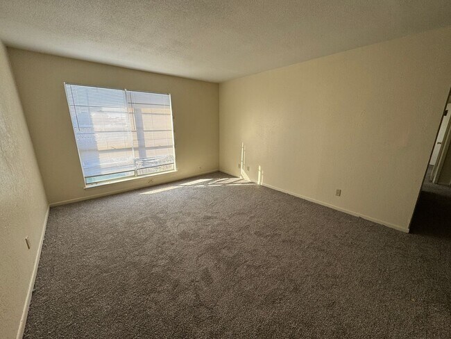 Photo - 4306 Lake Rd Unit 4