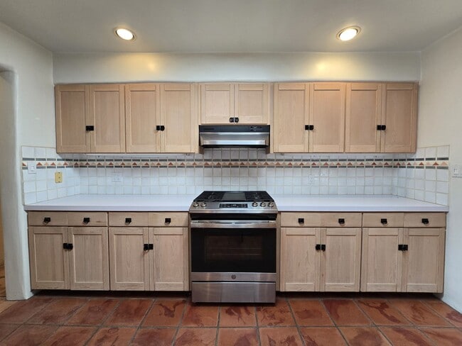 Photo - 570 1/2 Garcia St Unidad 1