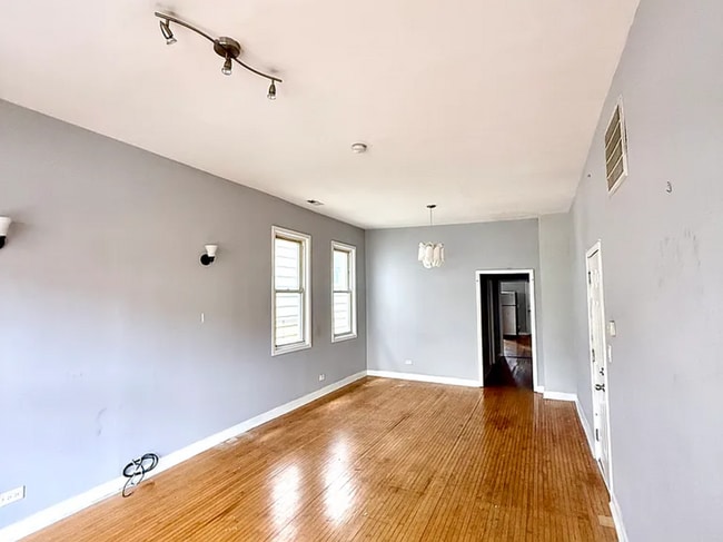 Photo - 3 bedroom in Chicago IL 60647 Unit 2