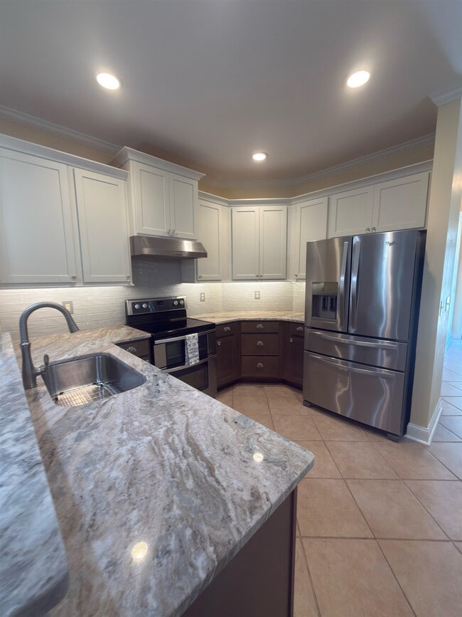 Photo - 715 Botany Loop