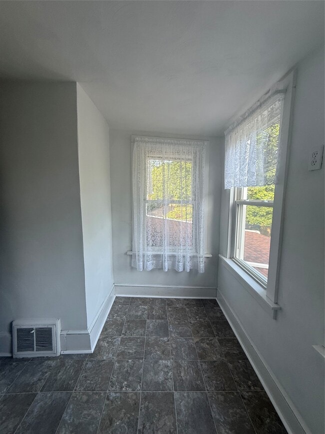 Photo - 1068 Glenwood Rd Unidad 2