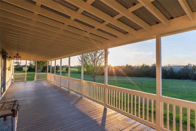 Photo - 3831 Meadow View Ln